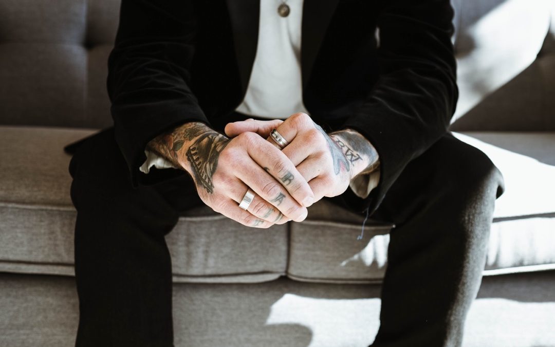 Finger tattoos : Quelle est la durée de vie d’un tatouage au doigt ?